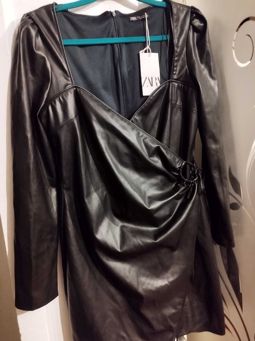 Продам сукню. Дуже гарна. Зара