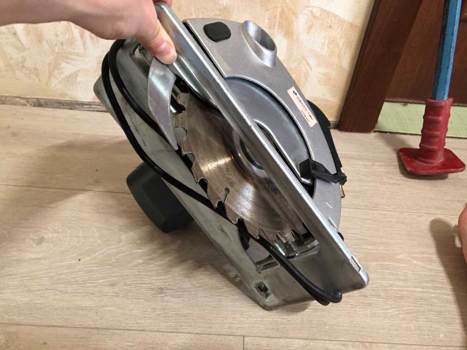 Циркулярная пила (дисковая), б/у, робочая