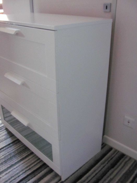 Komoda Ikea Brimnes 3 szuflady, biały/szkło matowe - stan Bardzo dobry