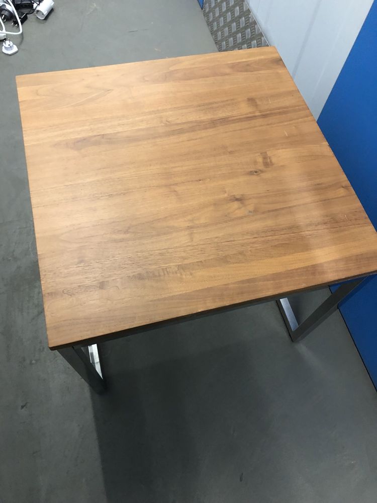 "À venda: Mesa de café lateral