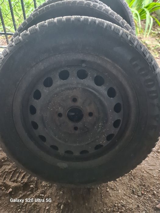 Opony zimowe komplet felgi 14 175/65 rozstaw śrob 4x100