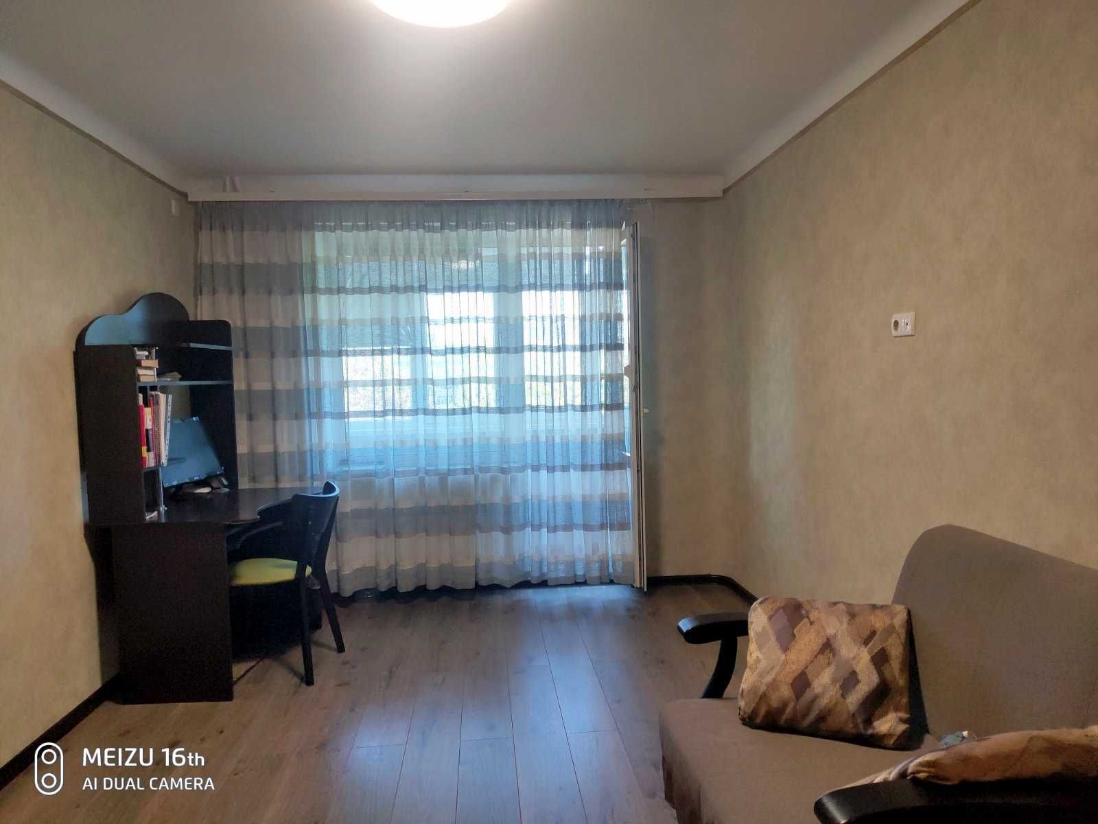 Продам 1 к. квартиру 4/9 эт., р-н метро " Бот. Сад", 39 м2, капремонт