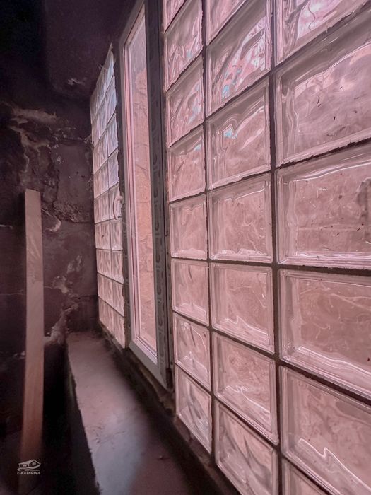 Продам комерційне  приміщення в прохідному місці