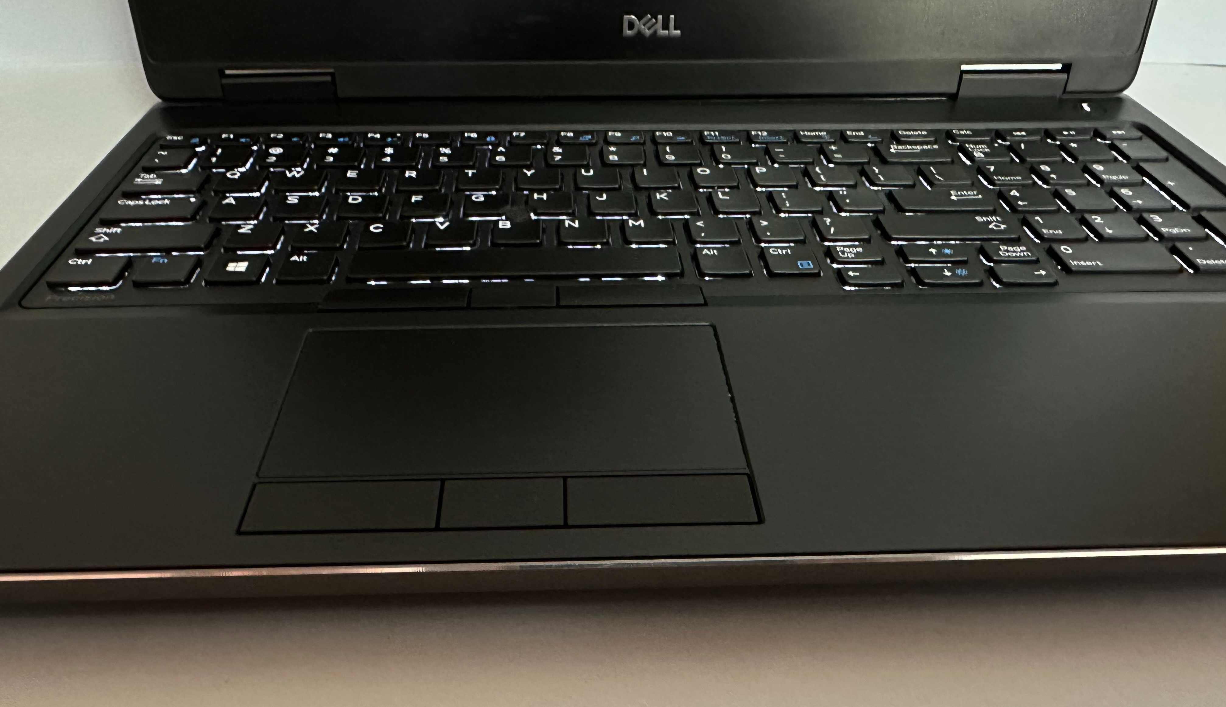 Dell Precision 7530 i7-8850H/32gb ram/512gb SSD/FHD/4gb NVIDIA  P2000