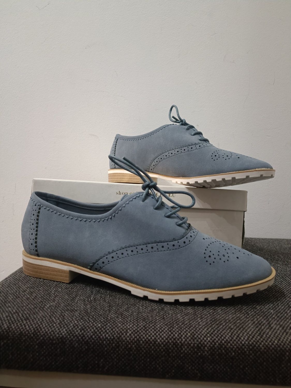 Piękne buty jezzówki niebieskie rozmiar 41