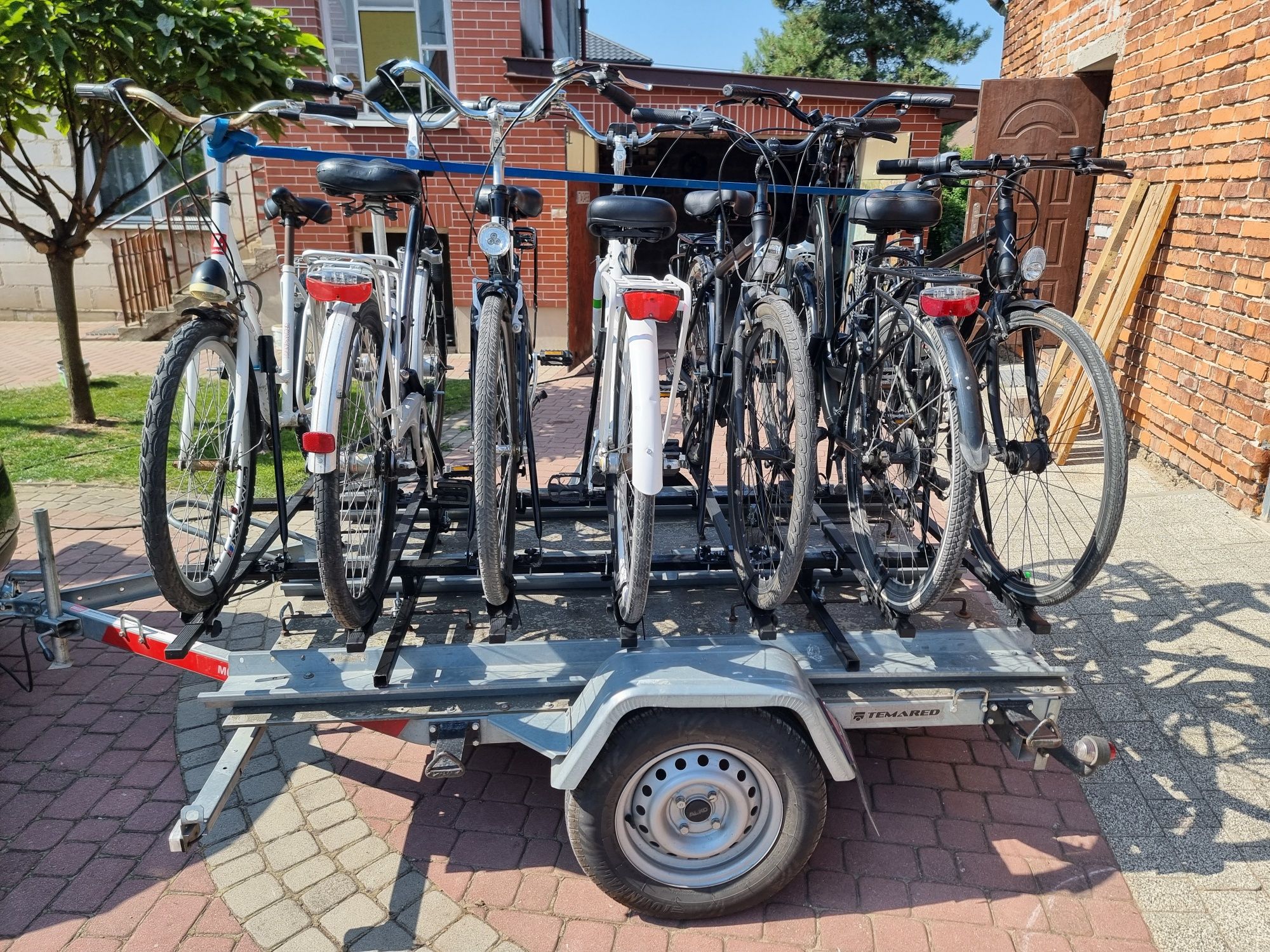 Przyczepka na motocykle 7 rowerow wynajem wypożyczalnia quad stojak