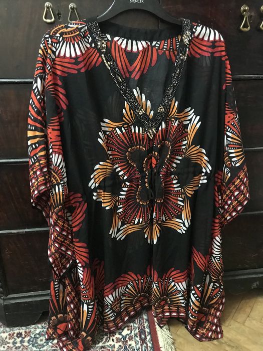 Парео у фірмі міні плаття