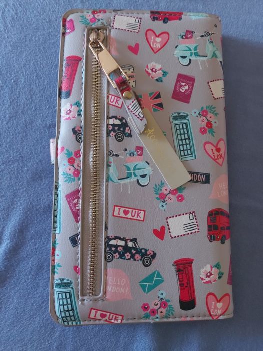 Carteira passaporte e bilhete avião/viagem