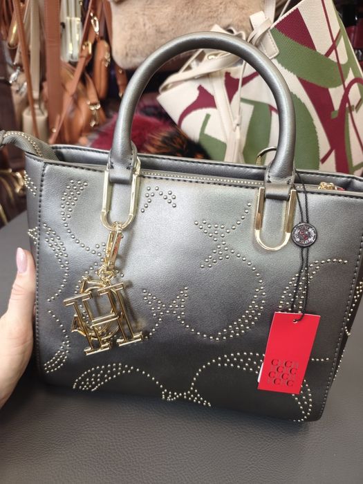 Carolina Herrera stalowa torebka CH