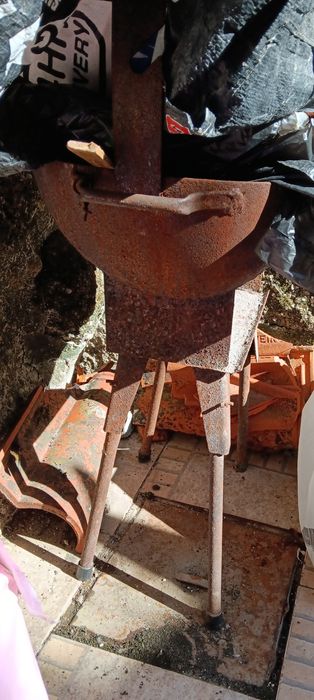 Para ferro velho. Sucata