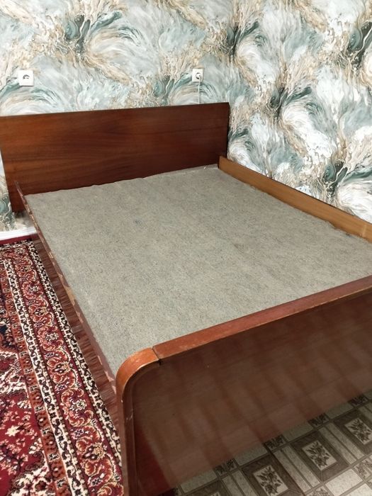 Ліжко двух  спальне  .