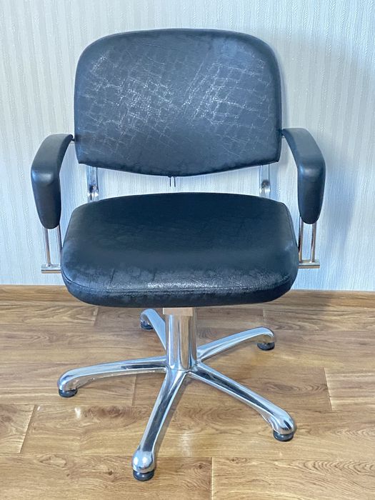 Перукарське крісло на гідравліці