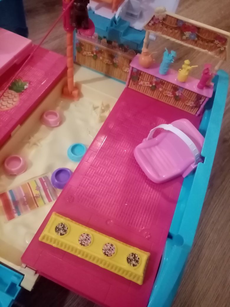 Kamper Barbie wakacyjny pojazd piesków Mattel