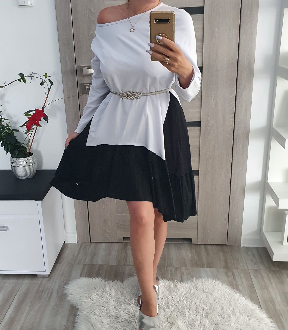 Sukienka tunika biało/czarna asymetryczna. OS0080
