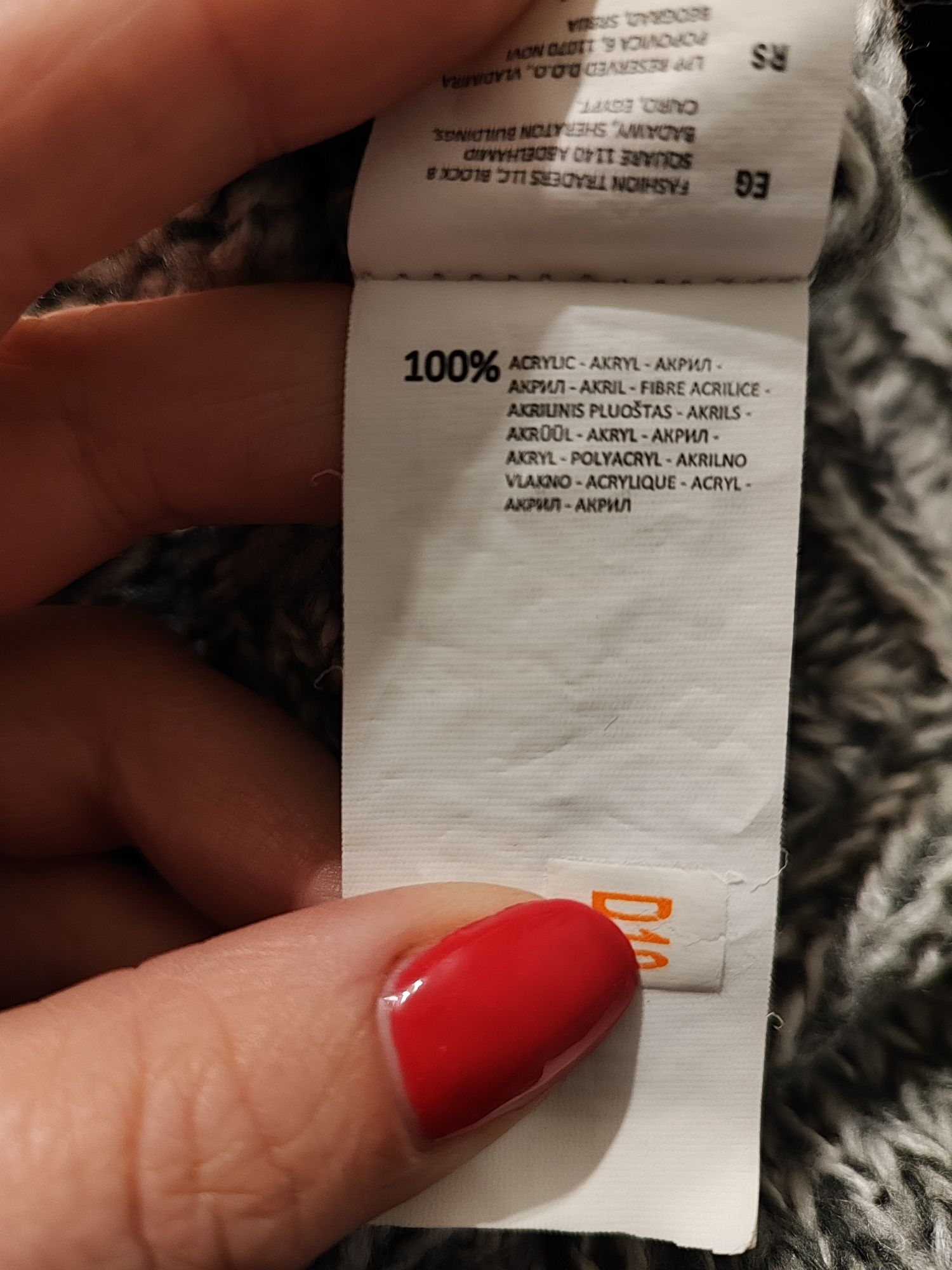 Sweter damski ze świątecznym motywem