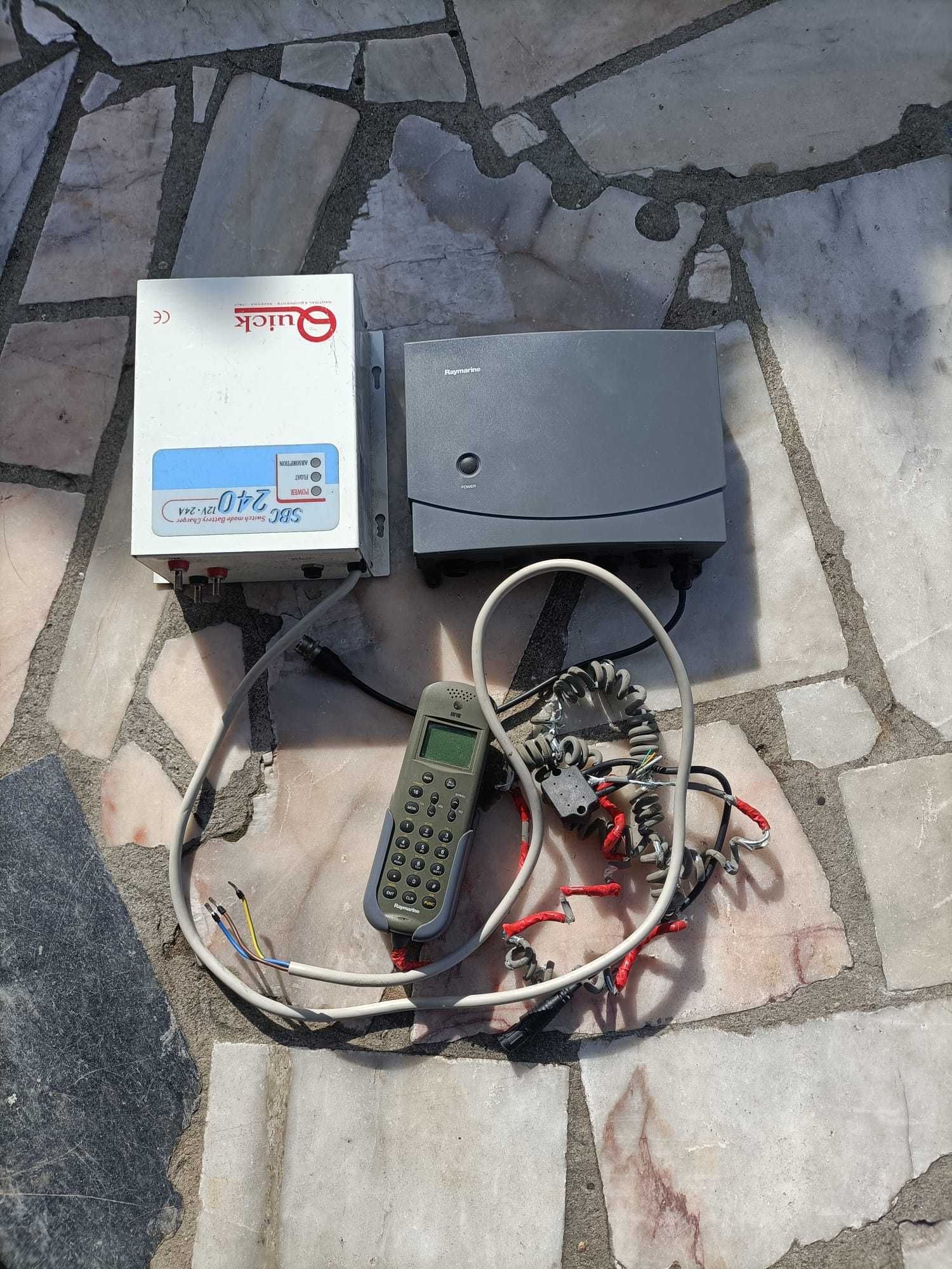 Raymarine RAY230 VHF Control Unit + battery charger