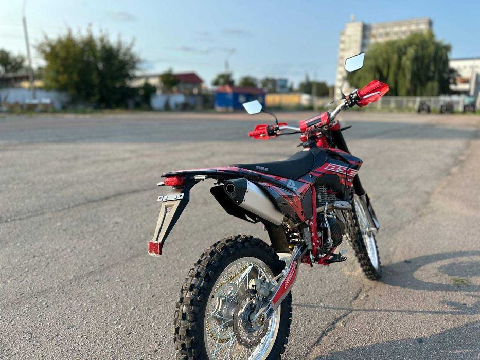 26к.с, 172Двигун, Повітря, 5КПП - мотоцикл BSE J10 250