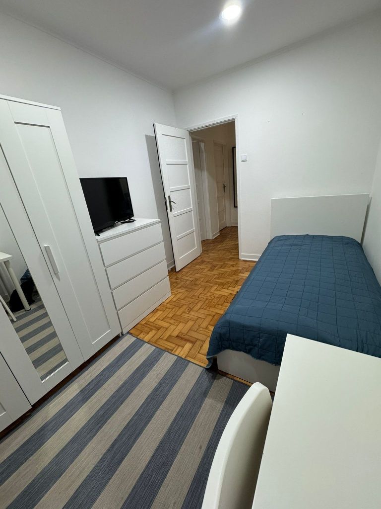 Quarto para arrendar para Senhoras 400€ dispensa calção