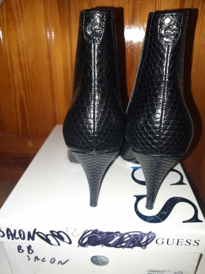 Buty botki Guess r 36 nowe w pudełkuu
