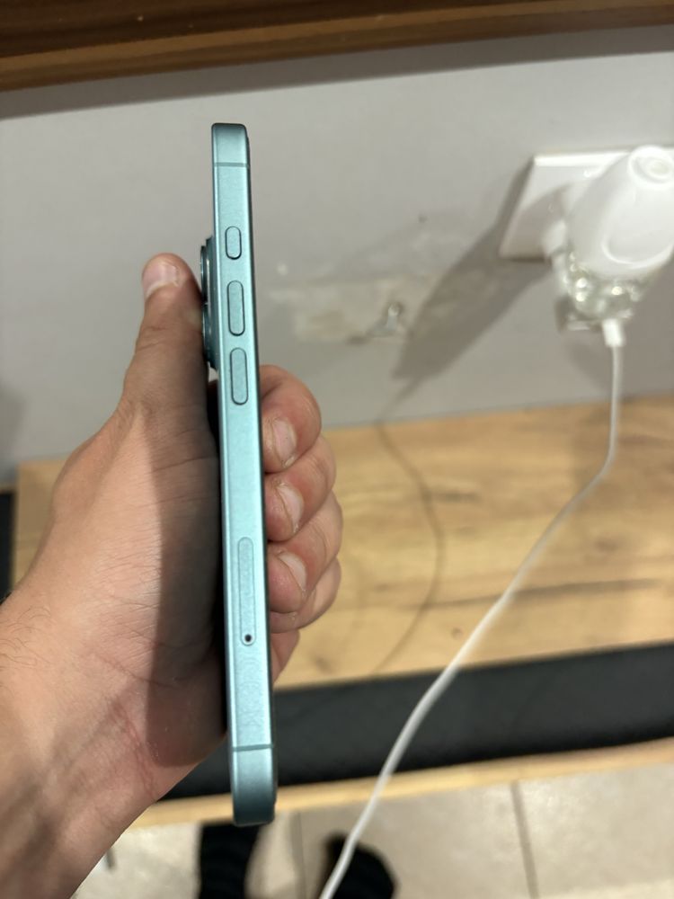 Apple Iphone 16 Brylantowa zieleń 128 GB gwarancja