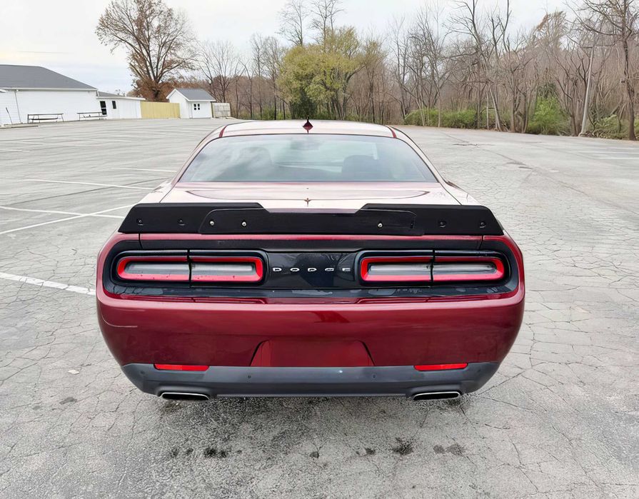 Dodge Challenger      2018