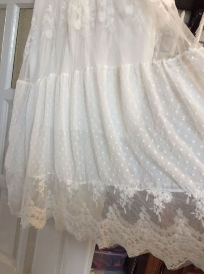 Sukienka biała maxi długa zwiewna koronkowa tiulowa boho