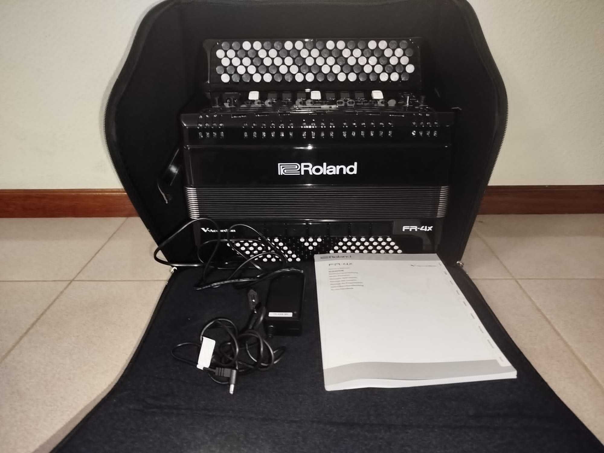 Acordeão Roland FR-4x