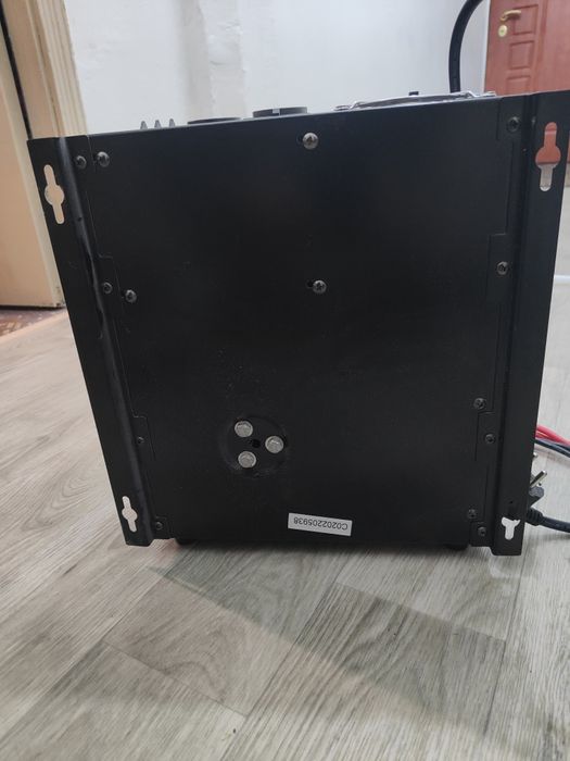 Инвертор Kemot PROsolar-2500 1800W  24В