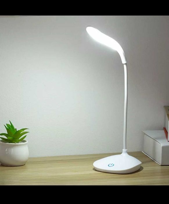 Світлодіодна настільна лампа