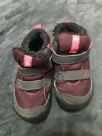 Sapatilhas bota  roxas de menina marca Quechua