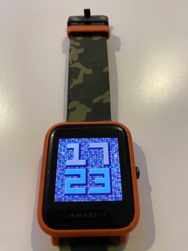 Smartwatch Amazfit Bip - bardzo zadbany