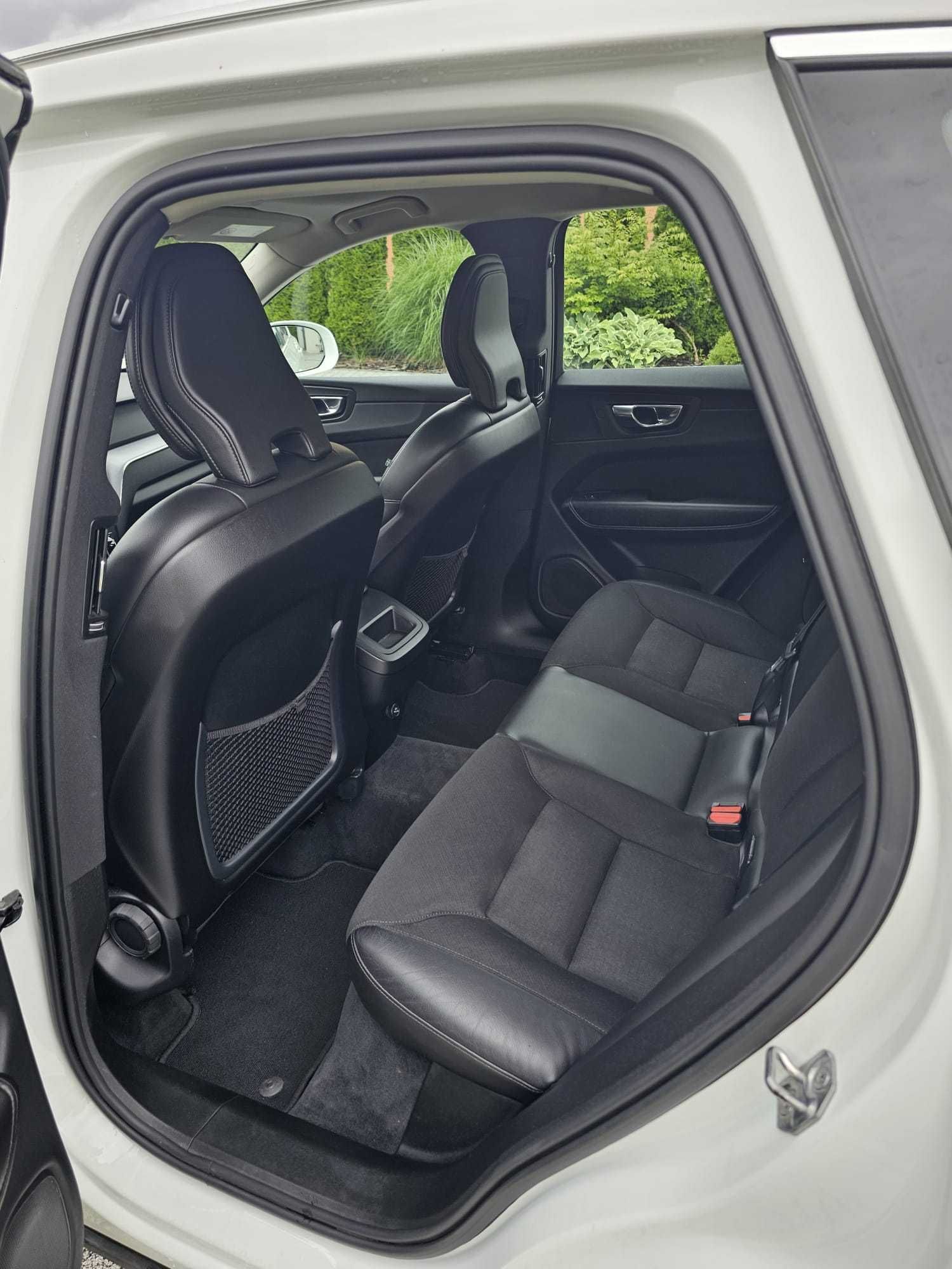 Volvo XC60 D3 2.0 Diesel 2019R 150 KM Momentum Pro