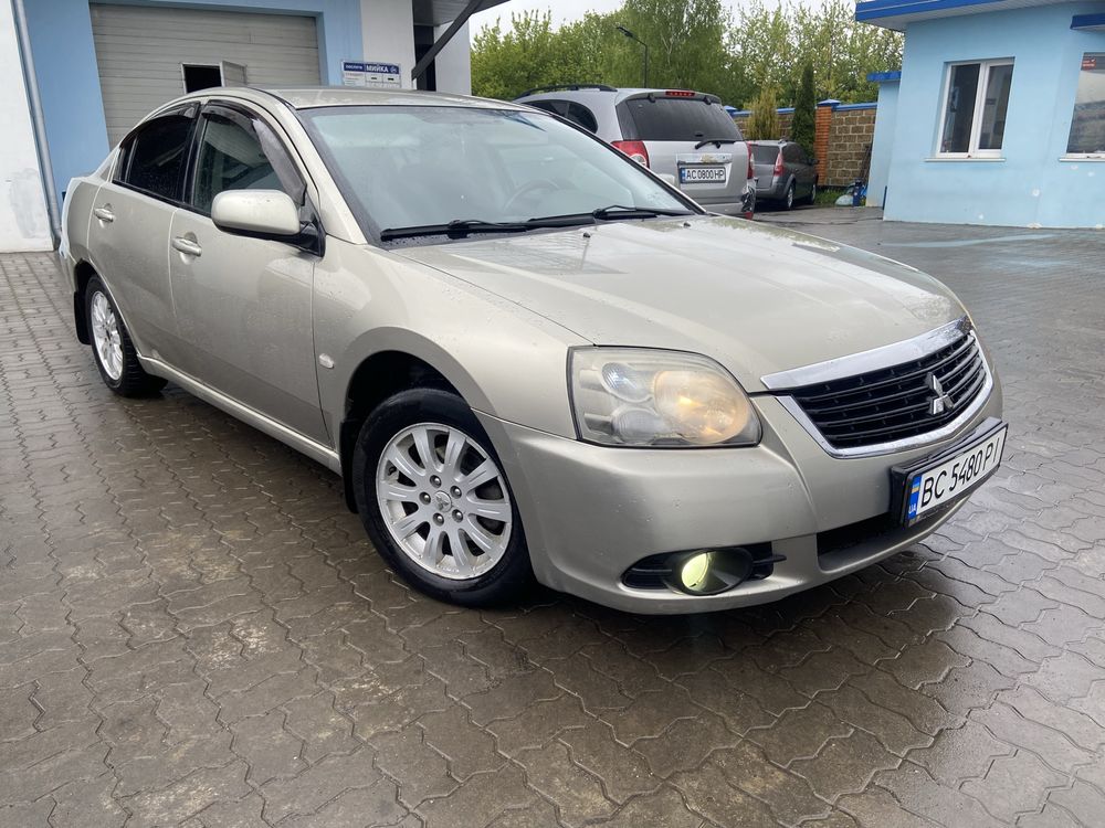 Mitsubishi Galant автомат газ-бензин