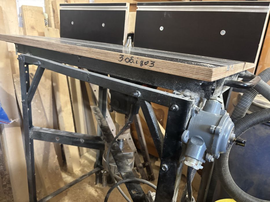 Продам фрезерний станок