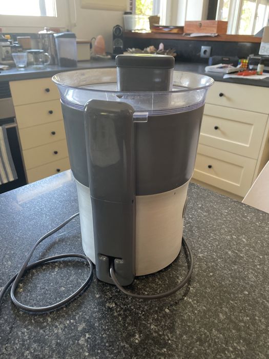 Máquina De Fazer Sumos KENWOOD (JE900)