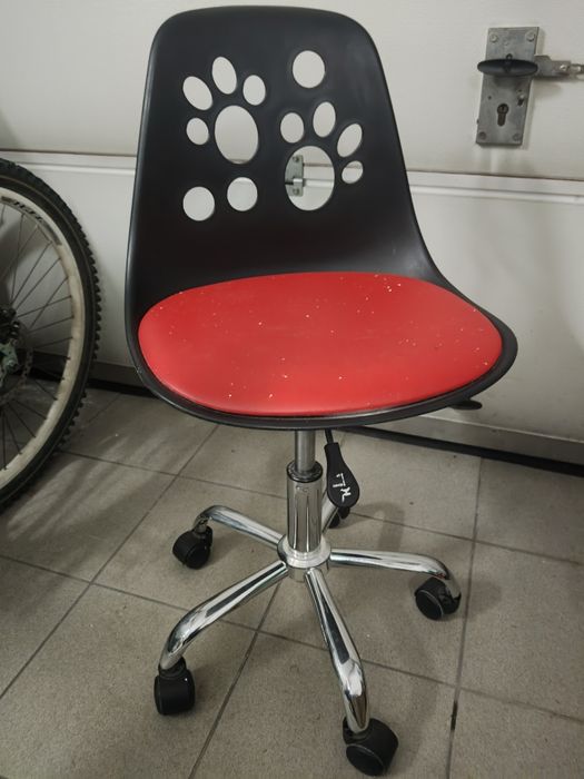 Krzesło dziecięce obrotowe