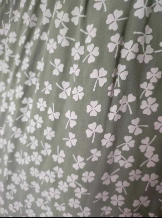 Kopertowa sukienka w koniczynki