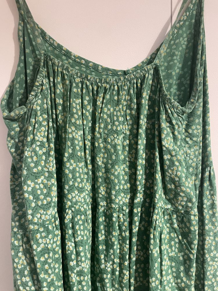 Vendo vestido verde praia