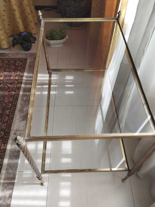 Mesa de centro vidro e latão