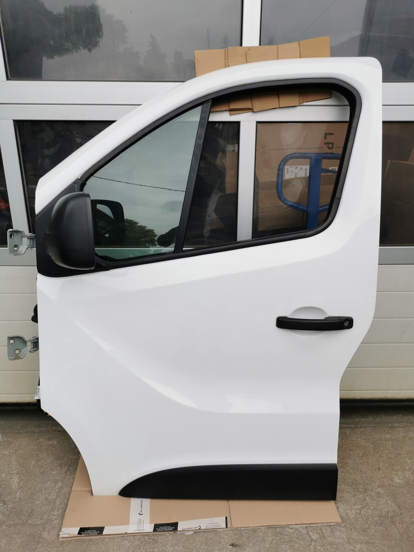 Drzwi przenie lewe białe kompletne Renault Trafic 3 Opel Vivaro B