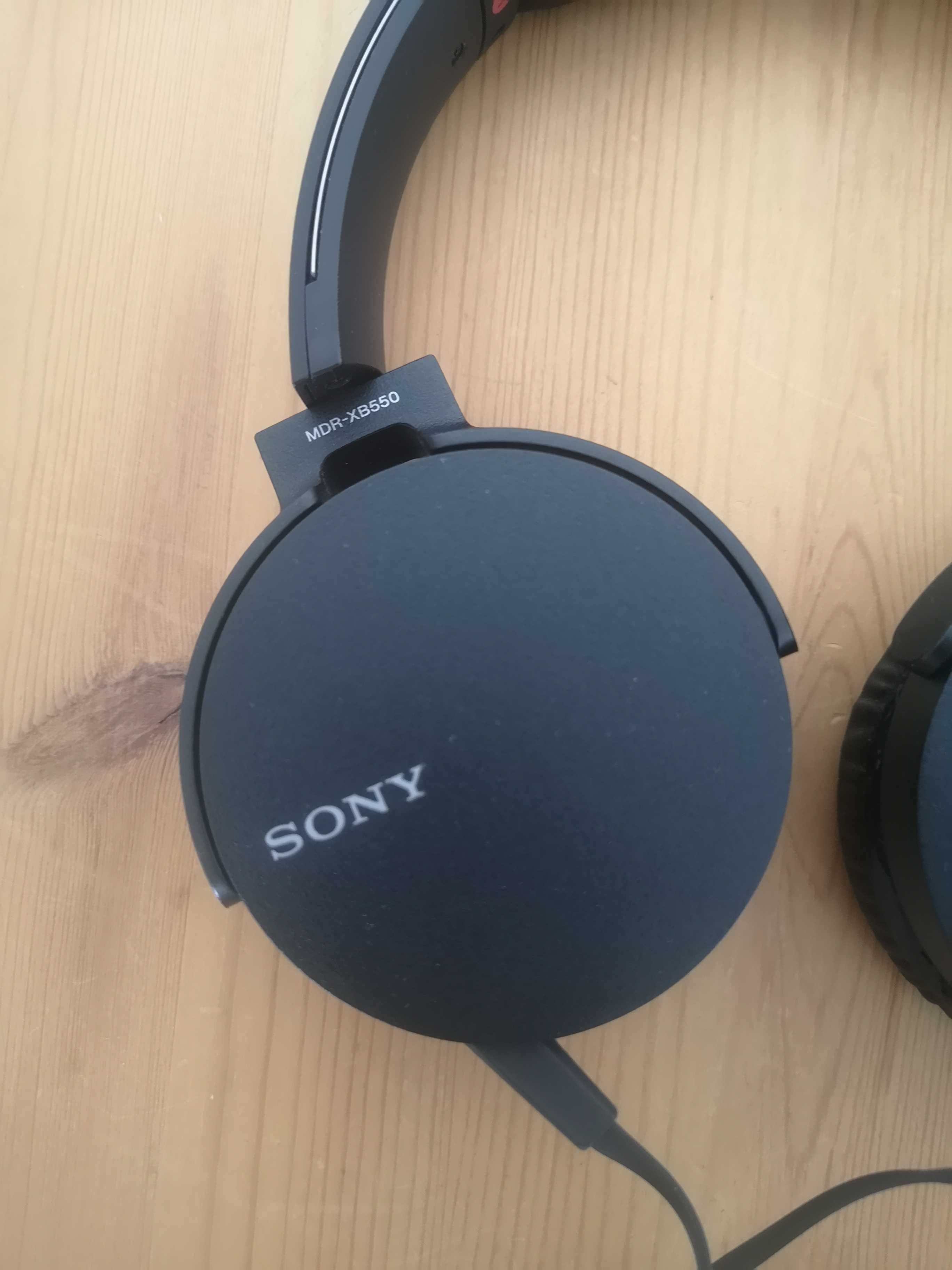 Auscultadores com fio Sony MDR-XB550