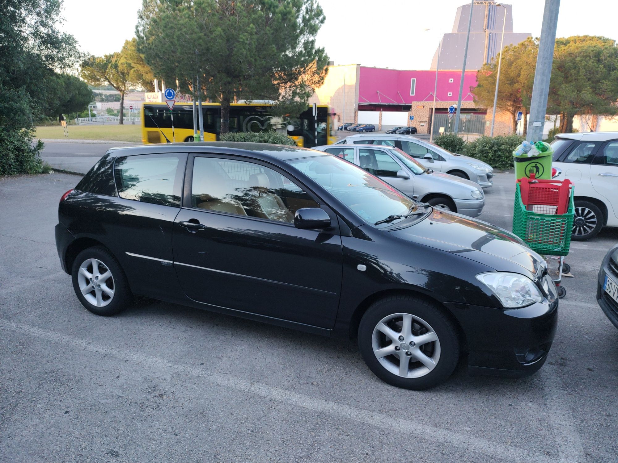 Corolla comercial 2004