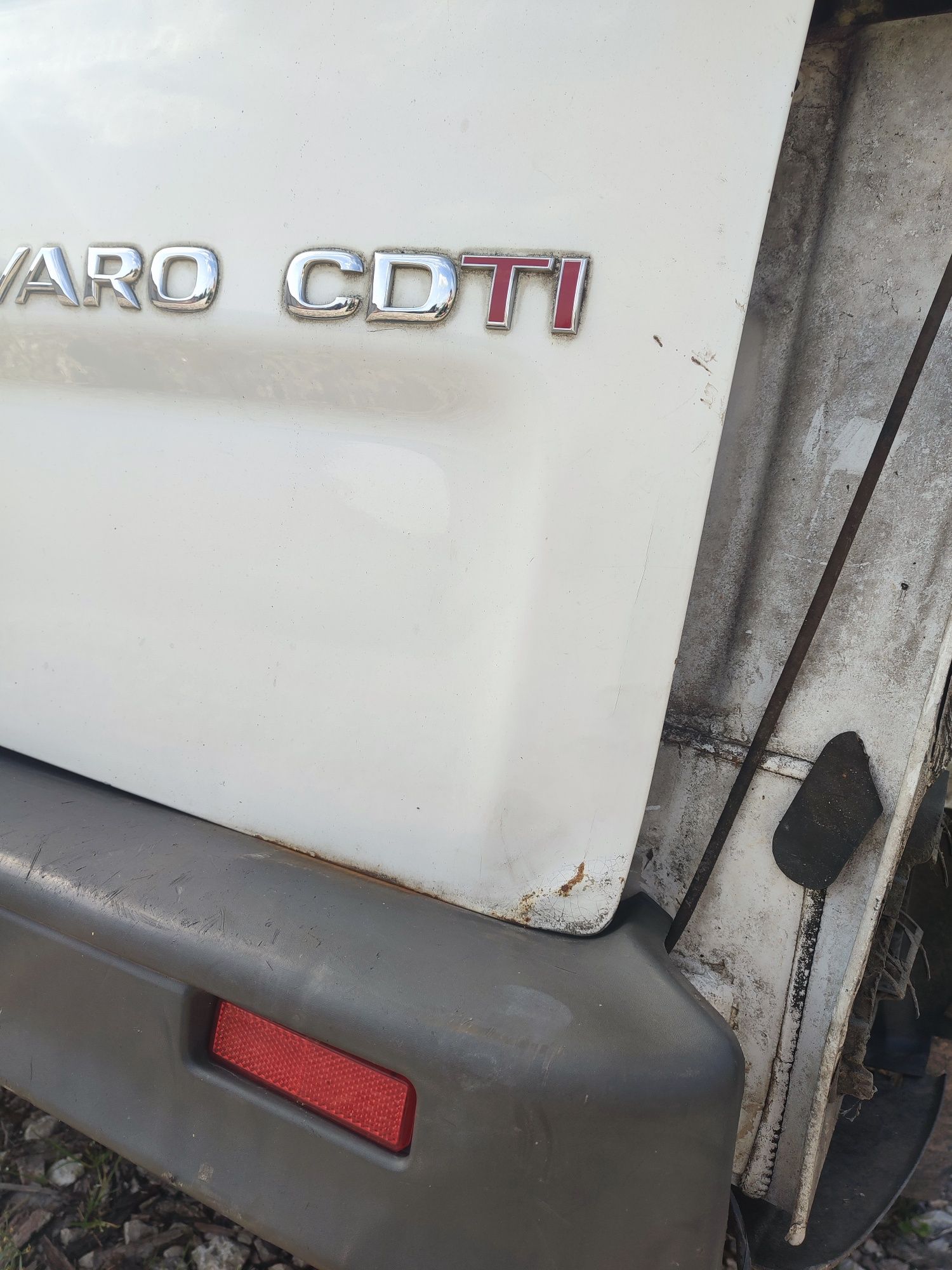 Klapa Tył Opel Vivaro A Trafic biała szyba