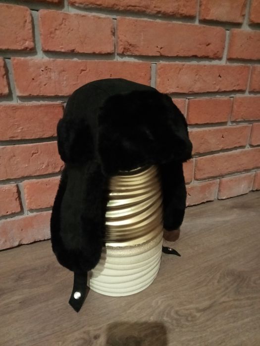 Czapka 100%skóra owcza  uszatki oraz toczki