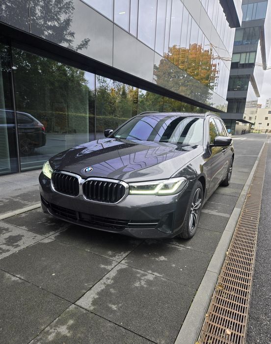Wynajem BMW 530e 2022 Automat