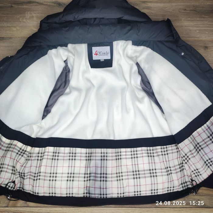 Зимова куртка на дівчину