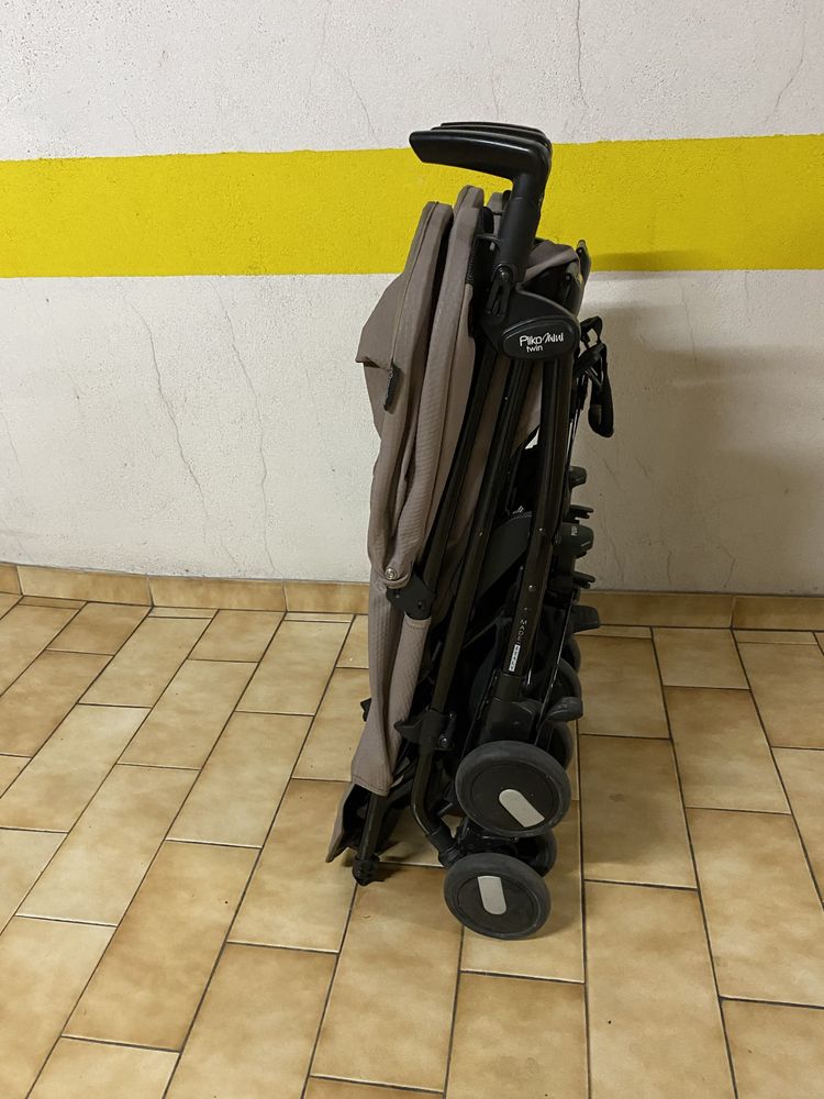 Carrinho de gémeos
