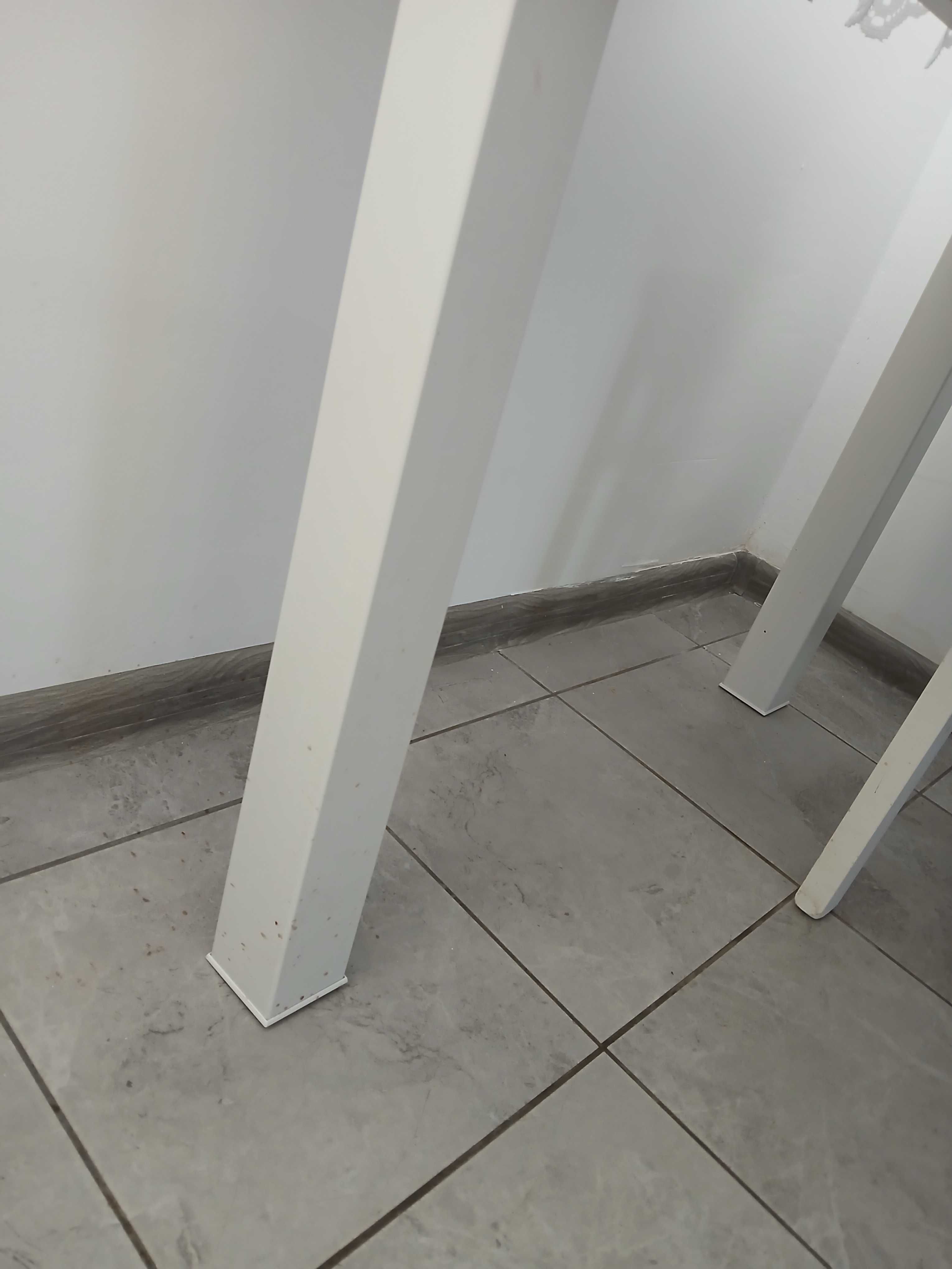 Stół z 4 krzesłami biały 140x80 rozkładany
