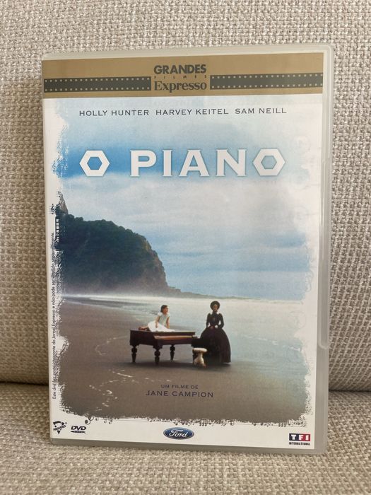 O piano.