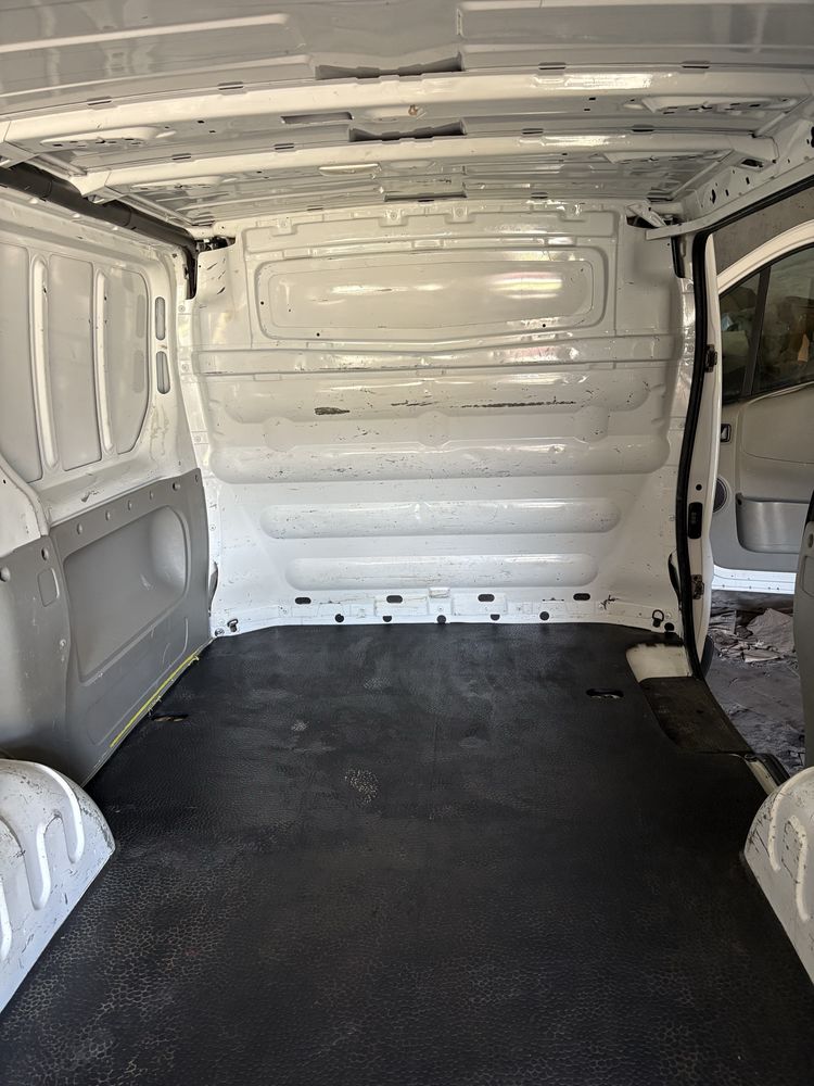 Trafic 2.0dci klima niski przebieg 2011r